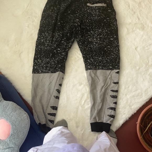 Fun joggers, fun style - Picture 2 of 2